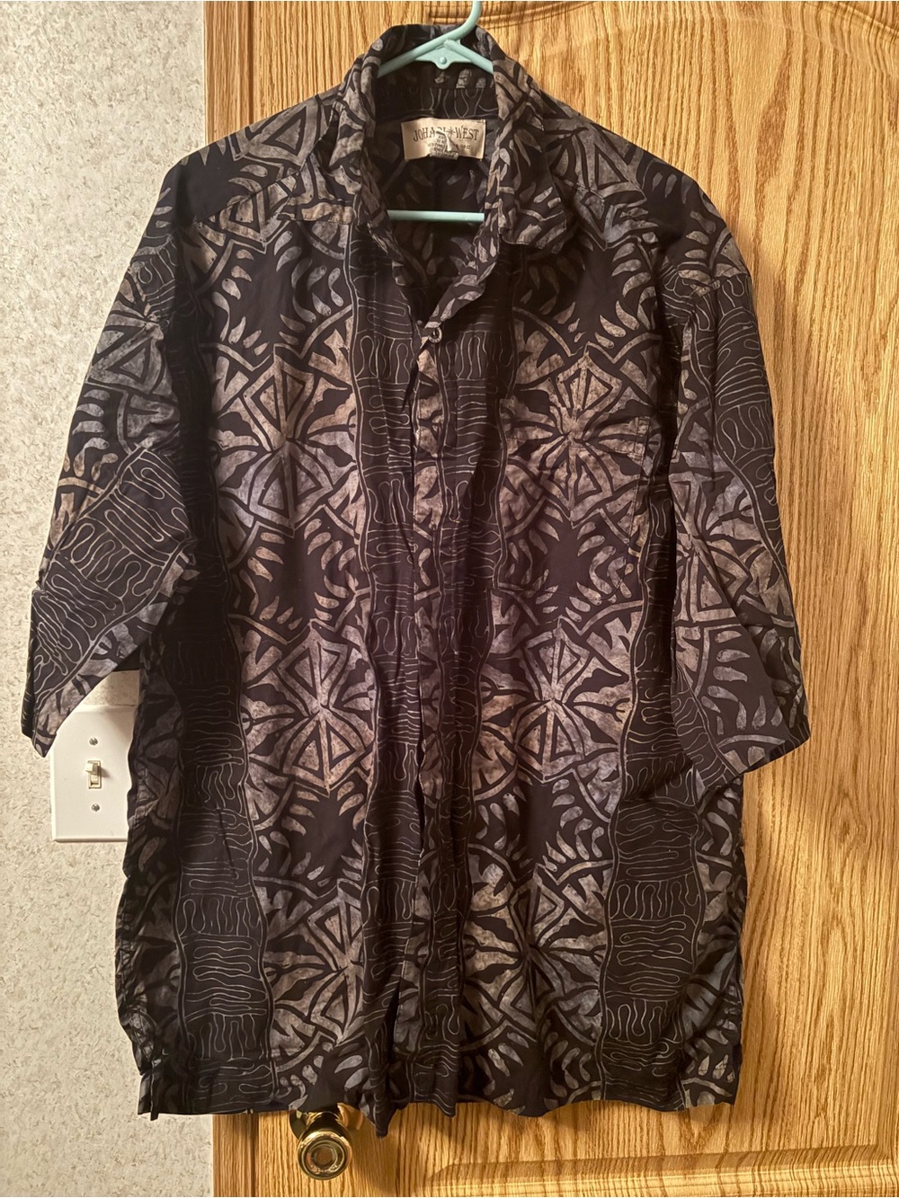 Men's Black & Gray Short-Sleeve Button-Down Casual Shirt
